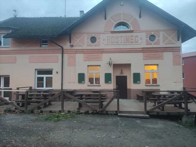 hostinec
